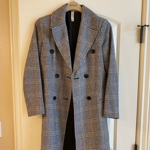Beautiful, mid-length plaid coat from Nordstrom. Fully lined.